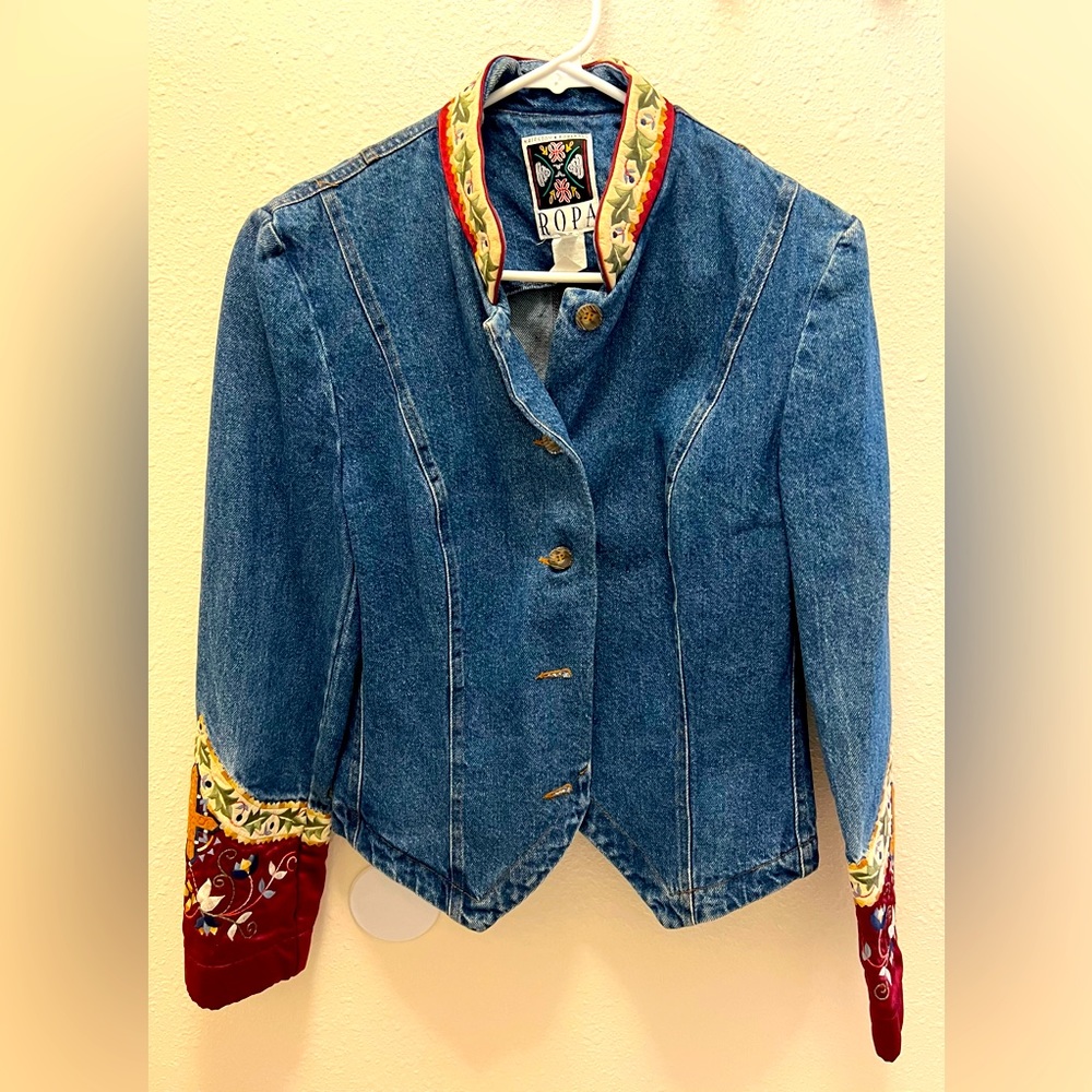 Vintage Jean Jacket with Embroidered Sleeves M